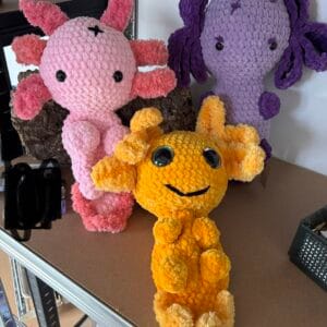 Hæklet Axolotl - Kvadratisk Kæle-Axolotl i Honey Bunny